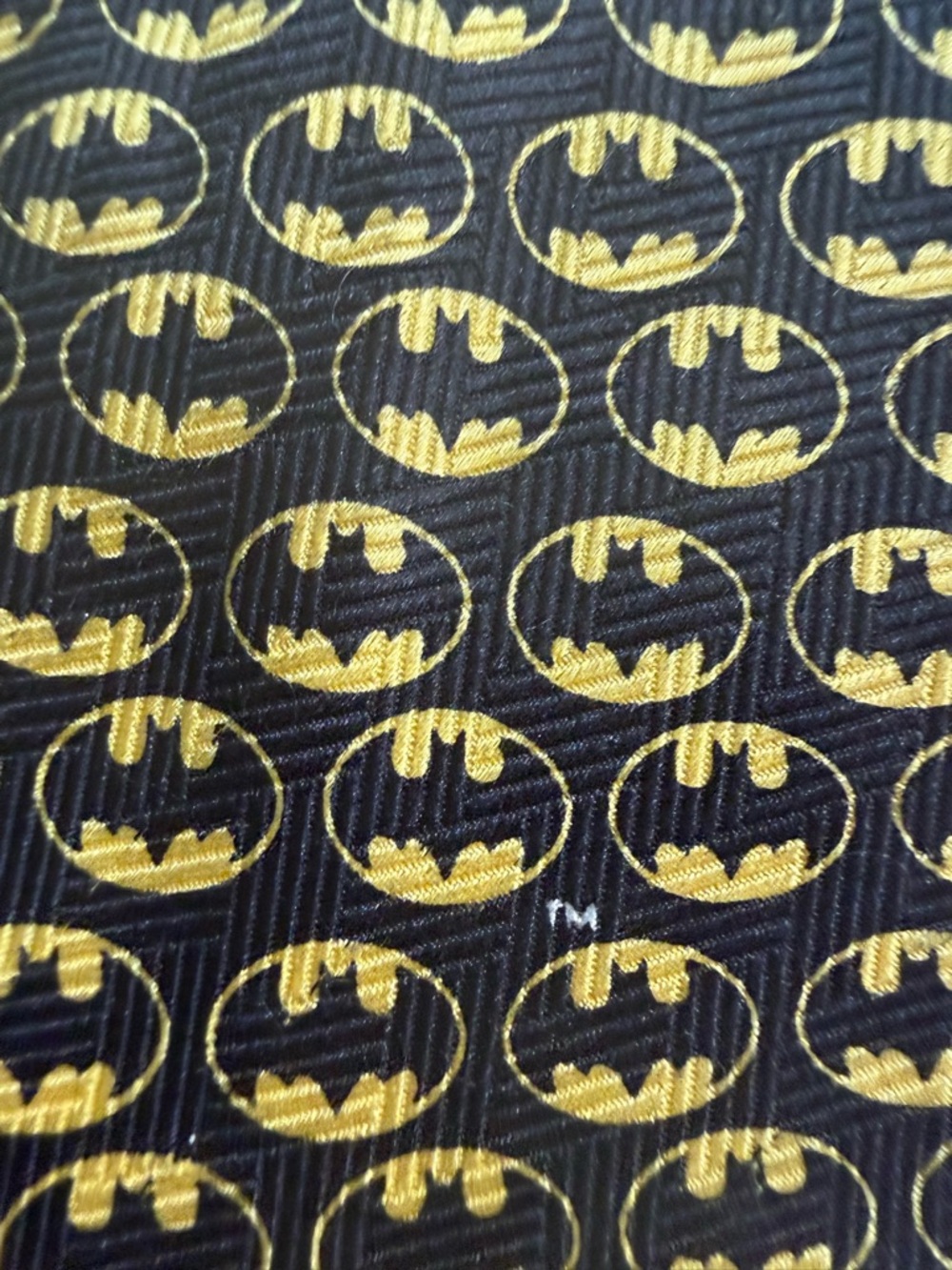 Vintage Warner Brothers Store Exclusive 100% silk BATMAN Logo Necktie - Picture 3 of 6